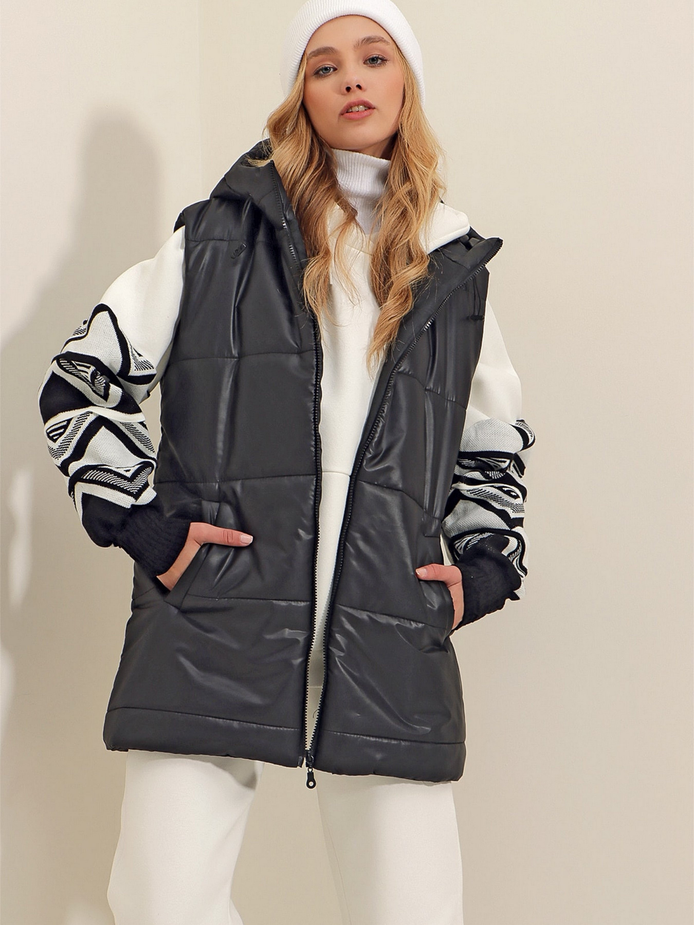 Куртки та дублянки Trend Alacati Stili модель ALC-X9455/SIYAH Куртки та дублянки Trend Alacati Stili модель ALC-X9455/SIYAH Фото