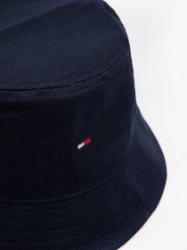 Шапки та кепки Tommy Hilfiger Flag Bucket модель AM0AM07344-DW5 Фото