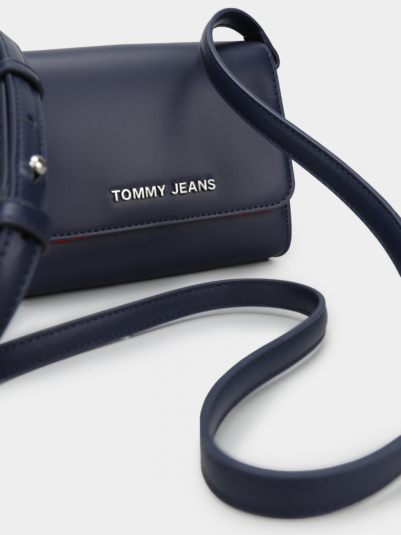 Сумки Tommy Hilfiger модель AW0AW10893-C87 Сумки Tommy Hilfiger модель AW0AW10893-C87 Фото