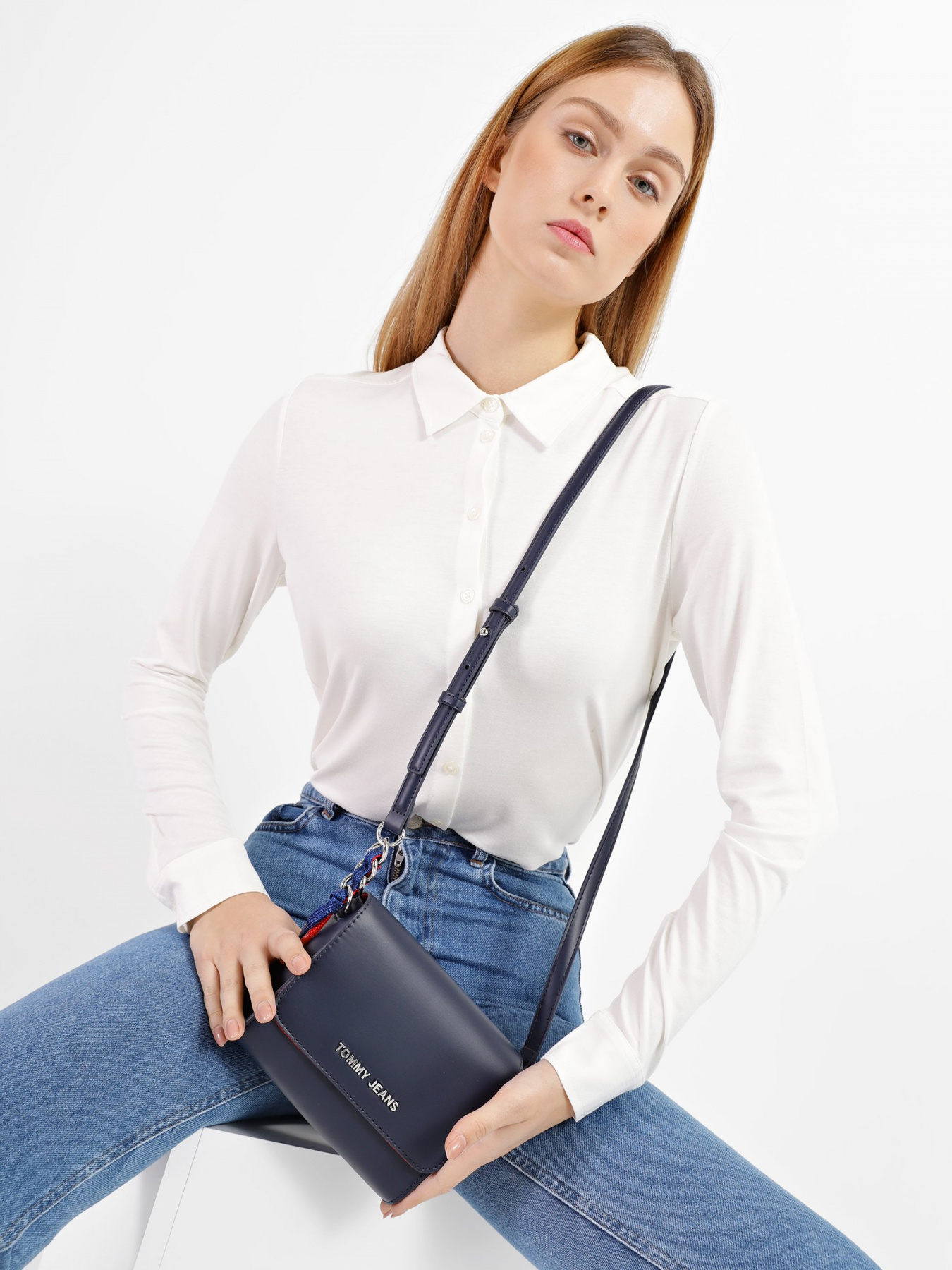 Сумки Tommy Hilfiger модель AW0AW10893-C87 Сумки Tommy Hilfiger модель AW0AW10893-C87 Фото