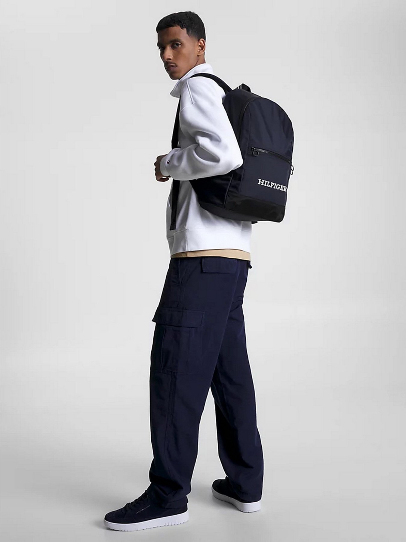 Рюкзаки Tommy Hilfiger Recycled Dome модель AM0AM11320-DW6 Рюкзаки Tommy Hilfiger Recycled Dome модель AM0AM11320-DW6 Фото
