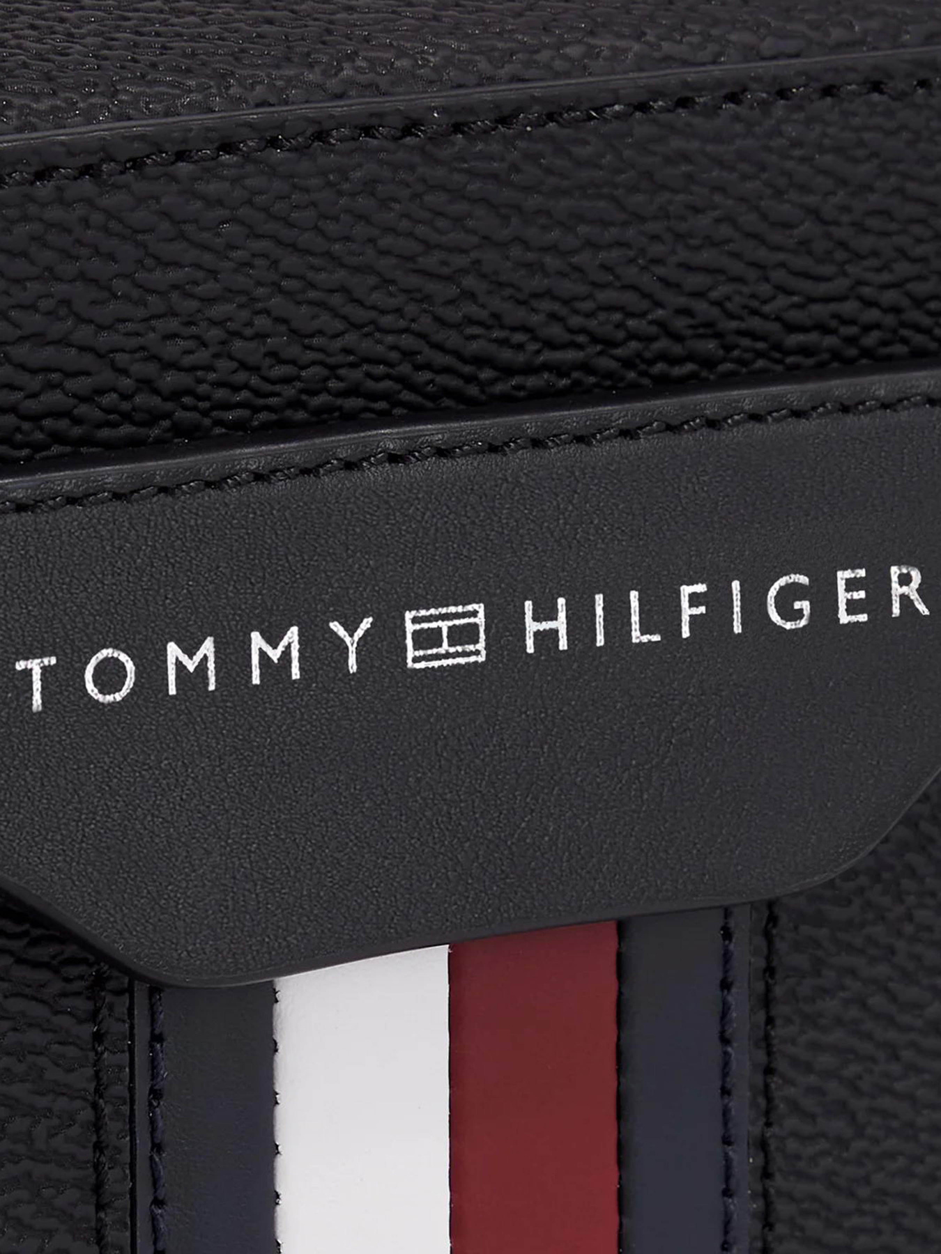 Сумки Tommy Hilfiger Th Coated Canvas Camera модель AM0AM11535-BDS Фото