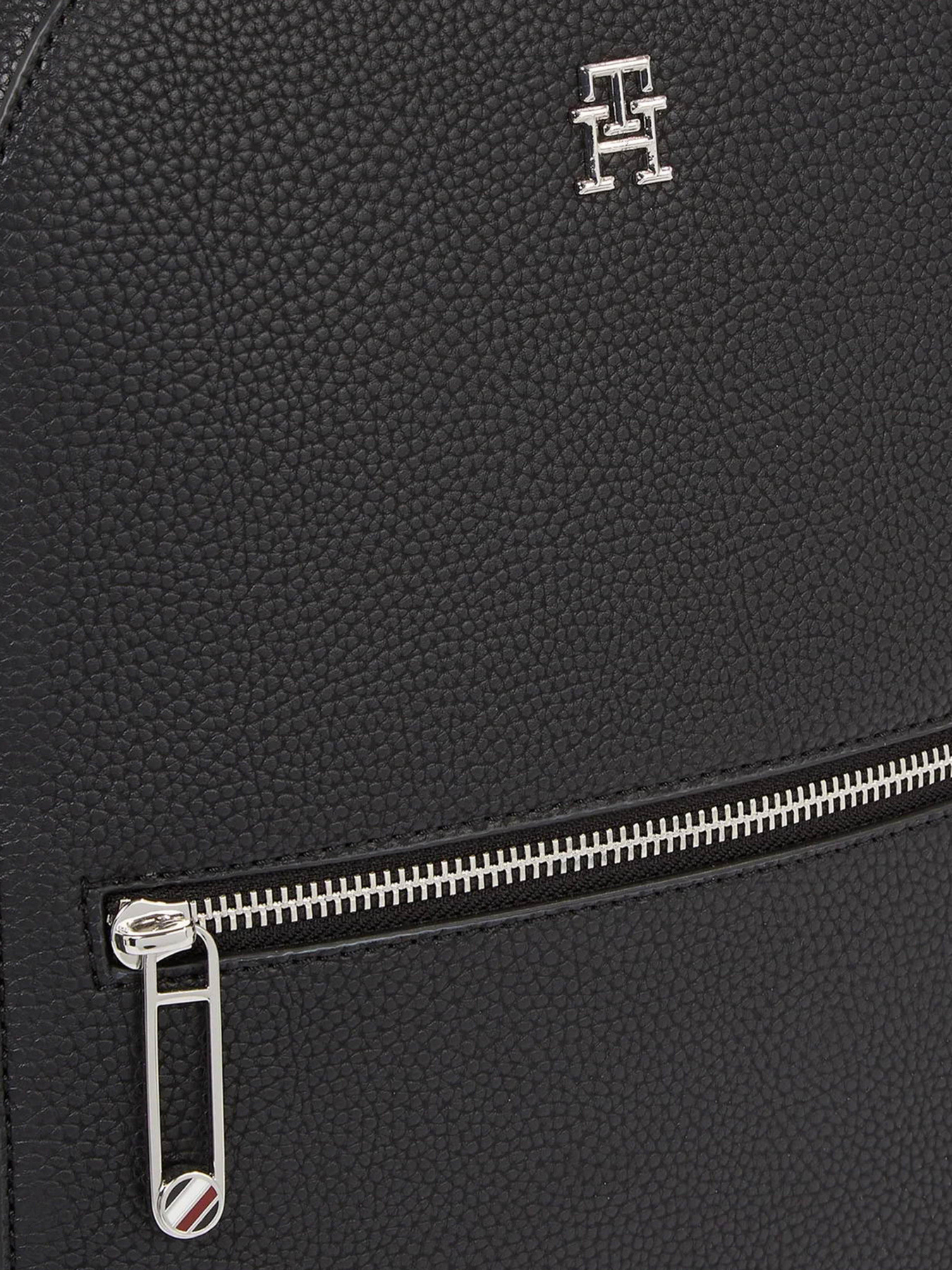 Рюкзаки Tommy Hilfiger Emblem модель AW0AW15213-BDS Фото