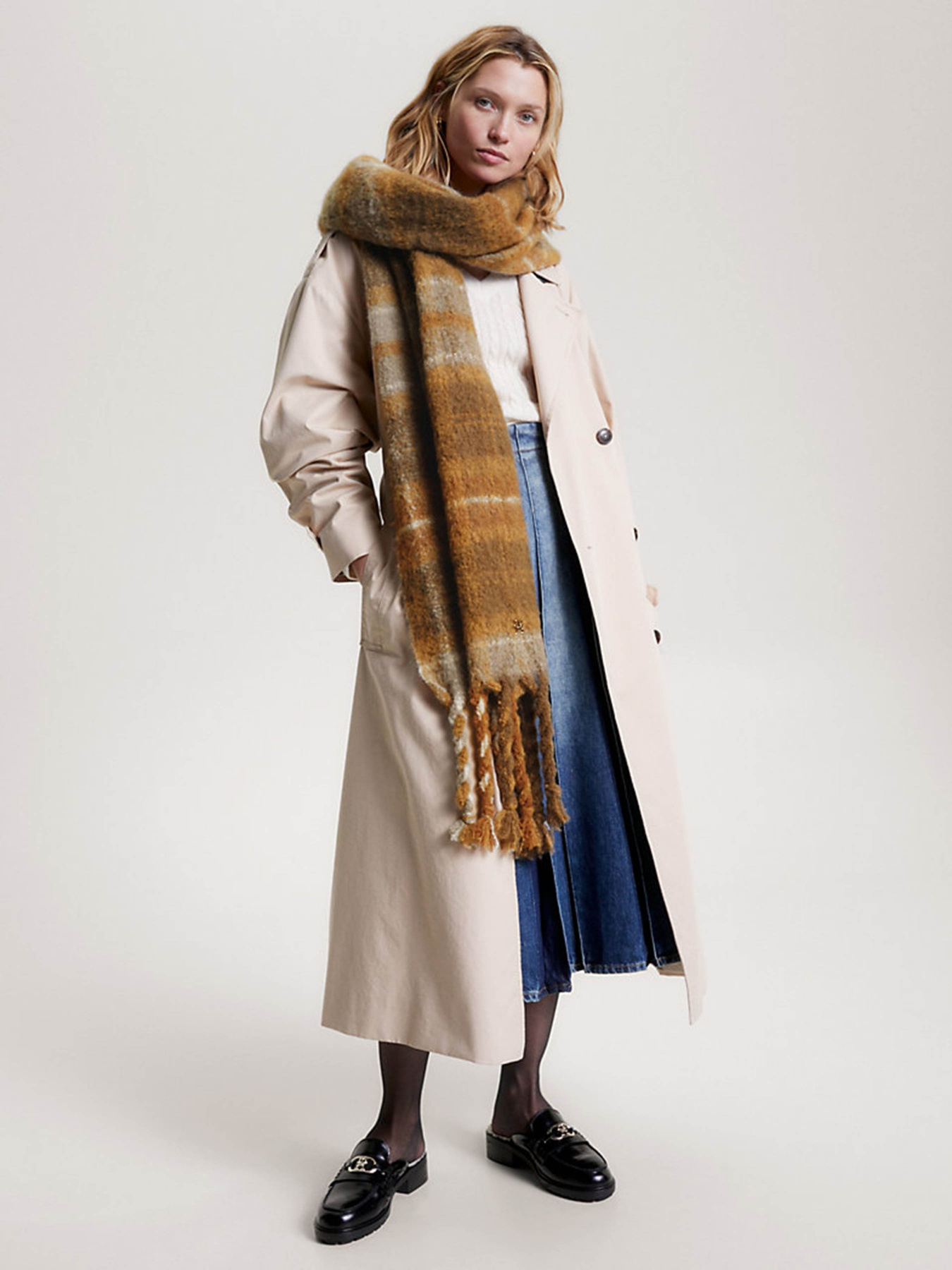 Шарфи та хустки Tommy Hilfiger модель AW0AW15337-RBL Шарфи та хустки Tommy Hilfiger модель AW0AW15337-RBL Фото