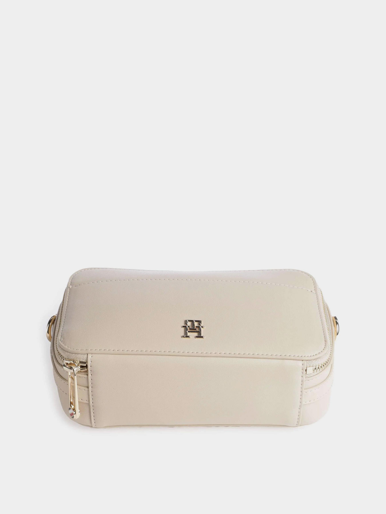 Сумки Tommy Hilfiger модель AW0AW15689-AES Сумки Tommy Hilfiger модель AW0AW15689-AES Фото
