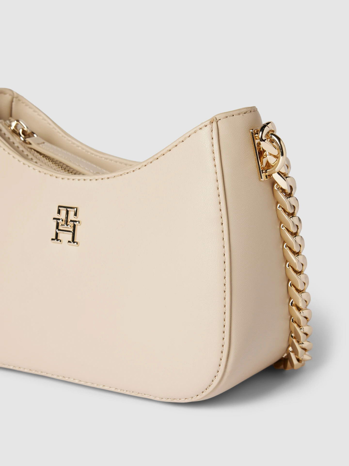 Сумки Tommy Hilfiger модель AW0AW16079-AES Фото