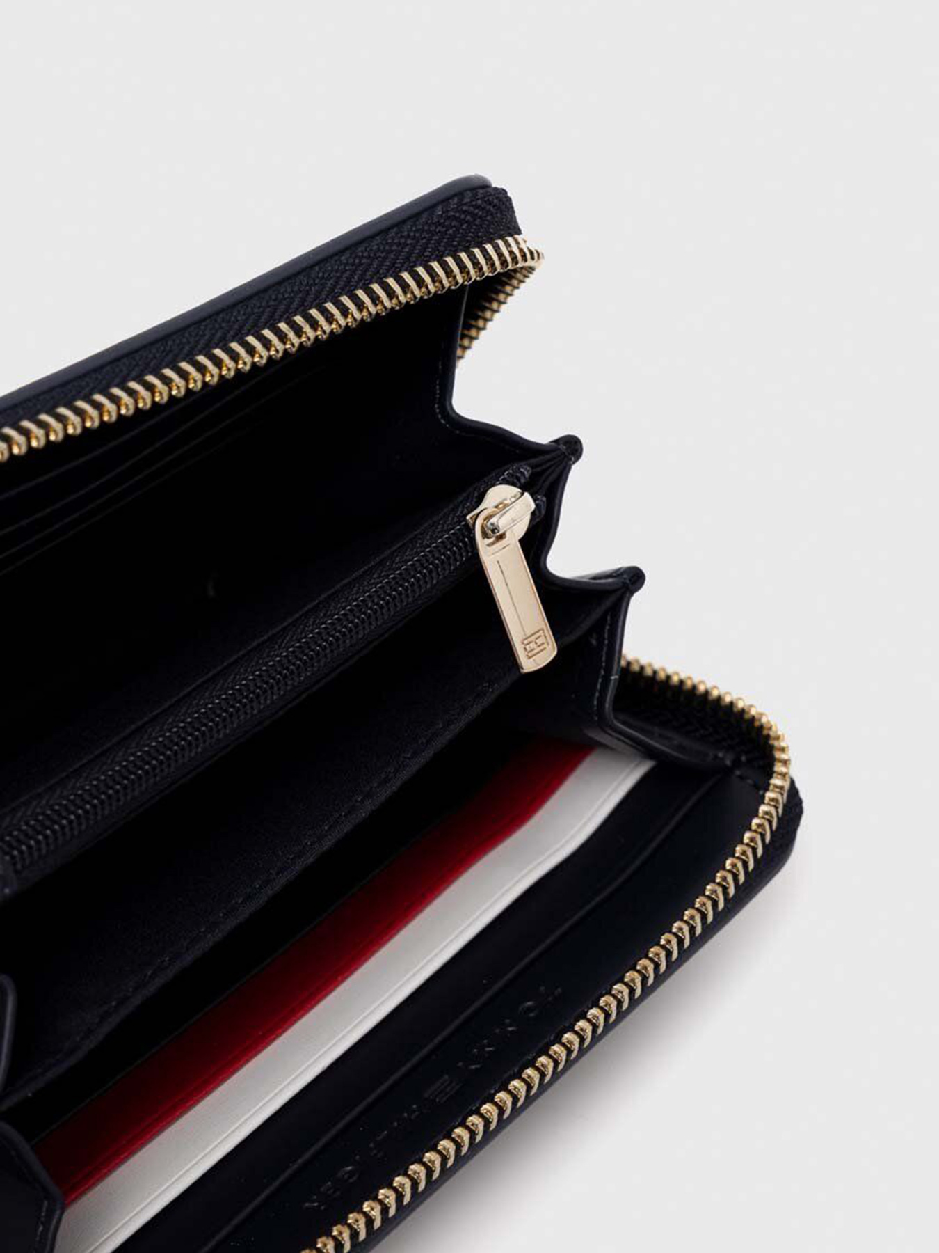 Кошельки Tommy Hilfiger модель AW0AW15754-DW6 Фото