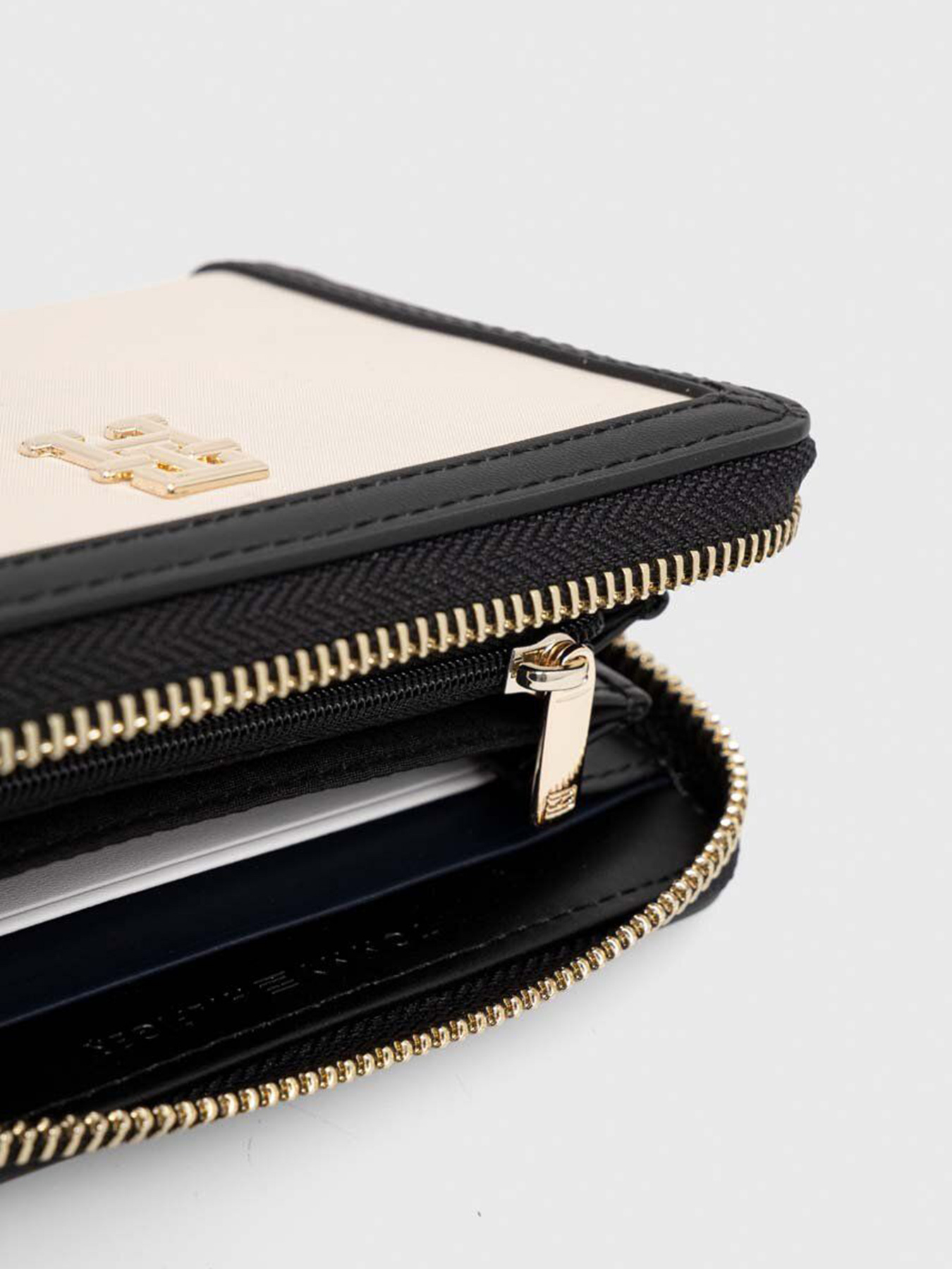 Кошельки Tommy Hilfiger модель AW0AW16090-0F4 Фото