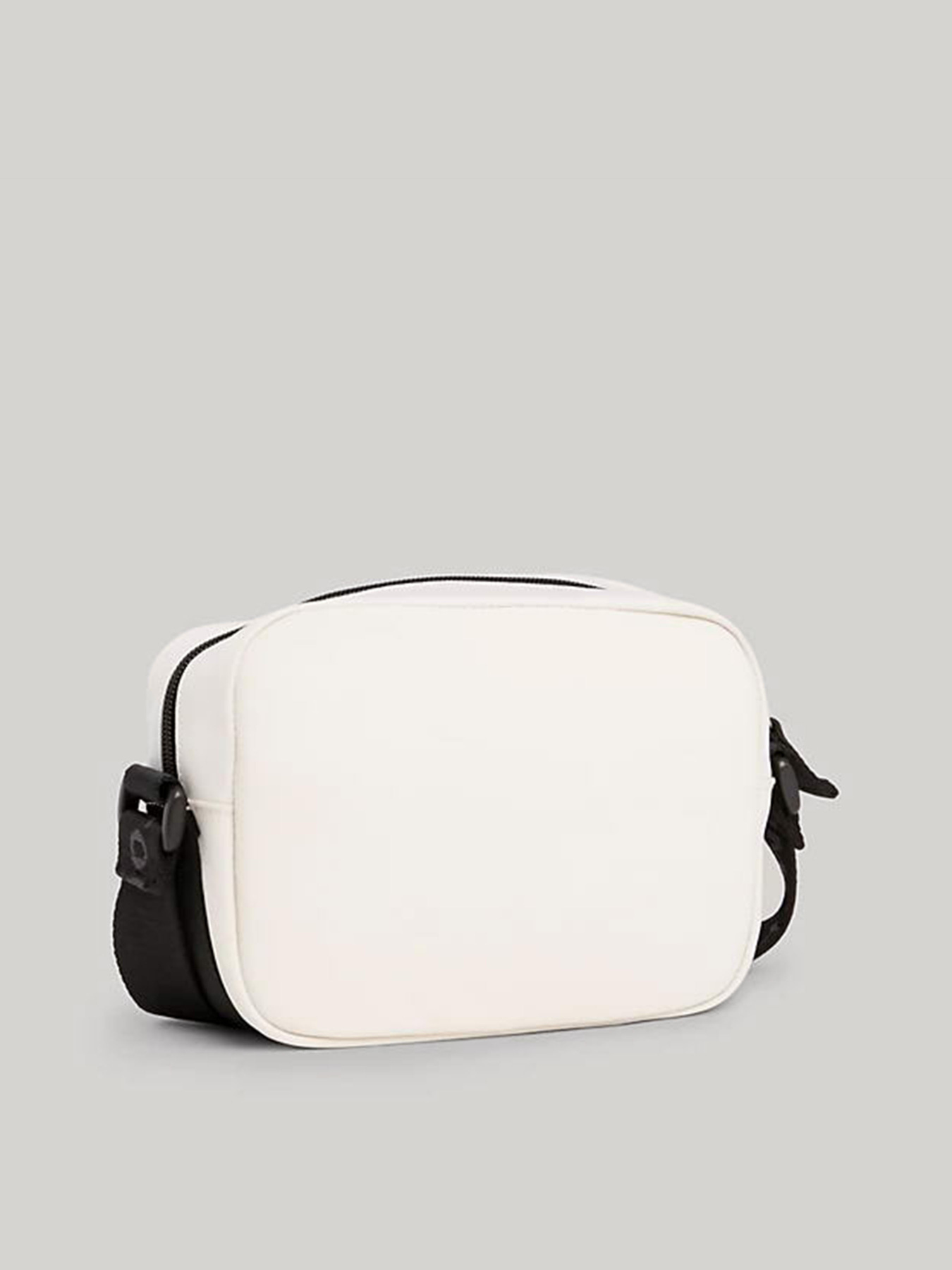 Сумки Tommy Hilfiger модель AW0AW15818-ACG Сумки Tommy Hilfiger модель AW0AW15818-ACG Фото