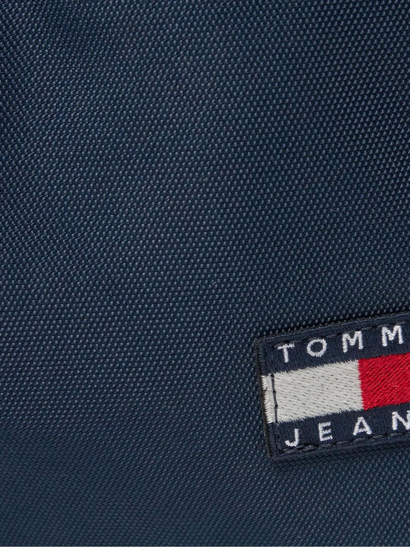 Сумки Tommy Hilfiger модель AW0AW15815-C1G Сумки Tommy Hilfiger модель AW0AW15815-C1G Фото