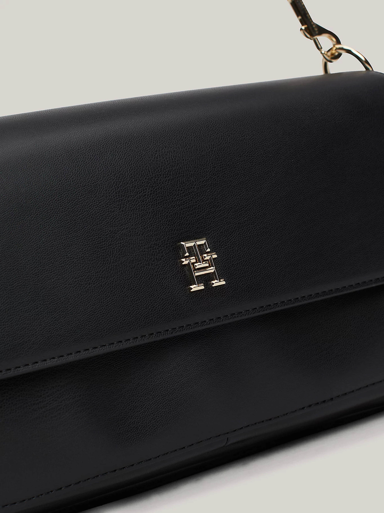 Сумки Tommy Hilfiger модель AW0AW16286-BDS Фото