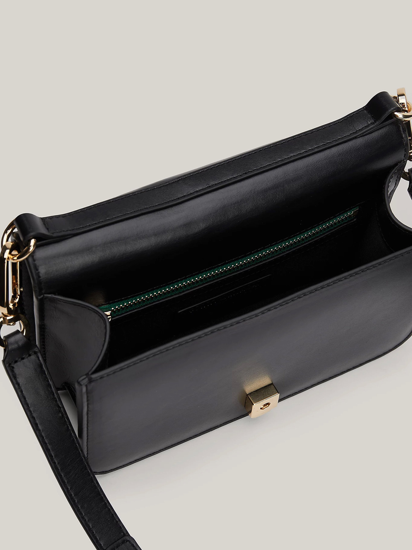 Сумки Tommy Hilfiger модель AW0AW16320-BDS Фото