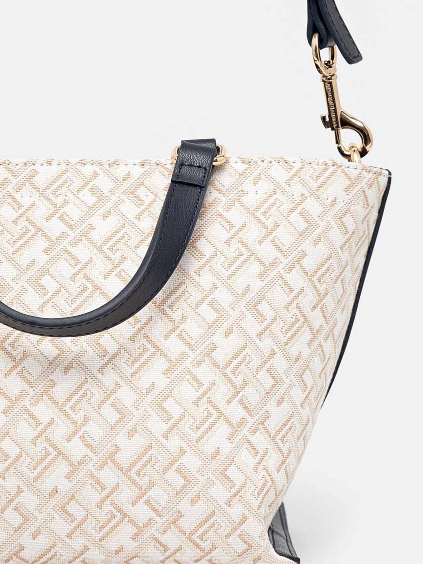 Сумки Tommy Hilfiger модель AW0AW16707-DW6 Фото