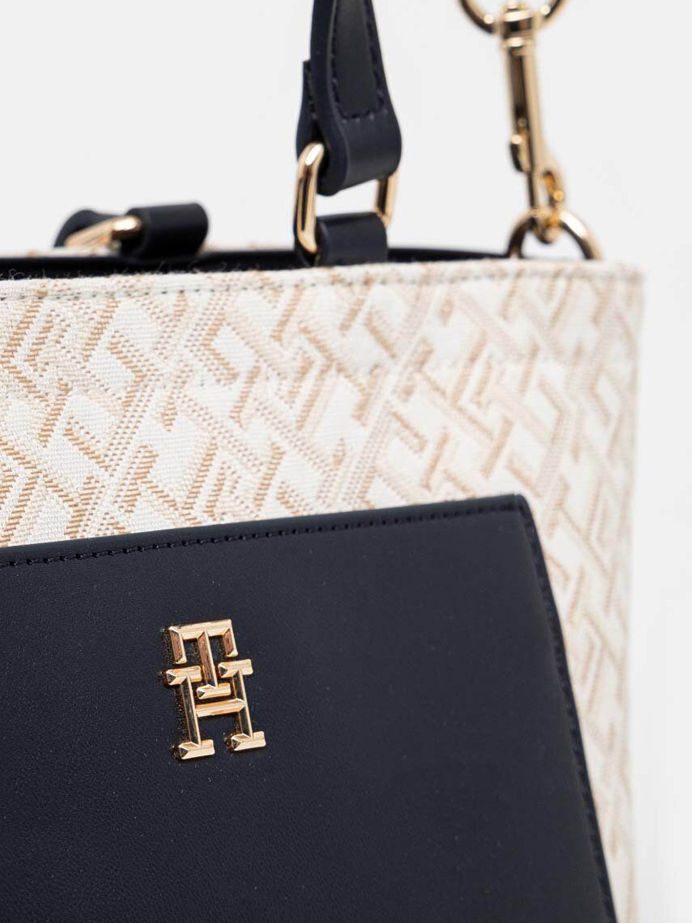 Сумки Tommy Hilfiger модель AW0AW16707-DW6 Фото