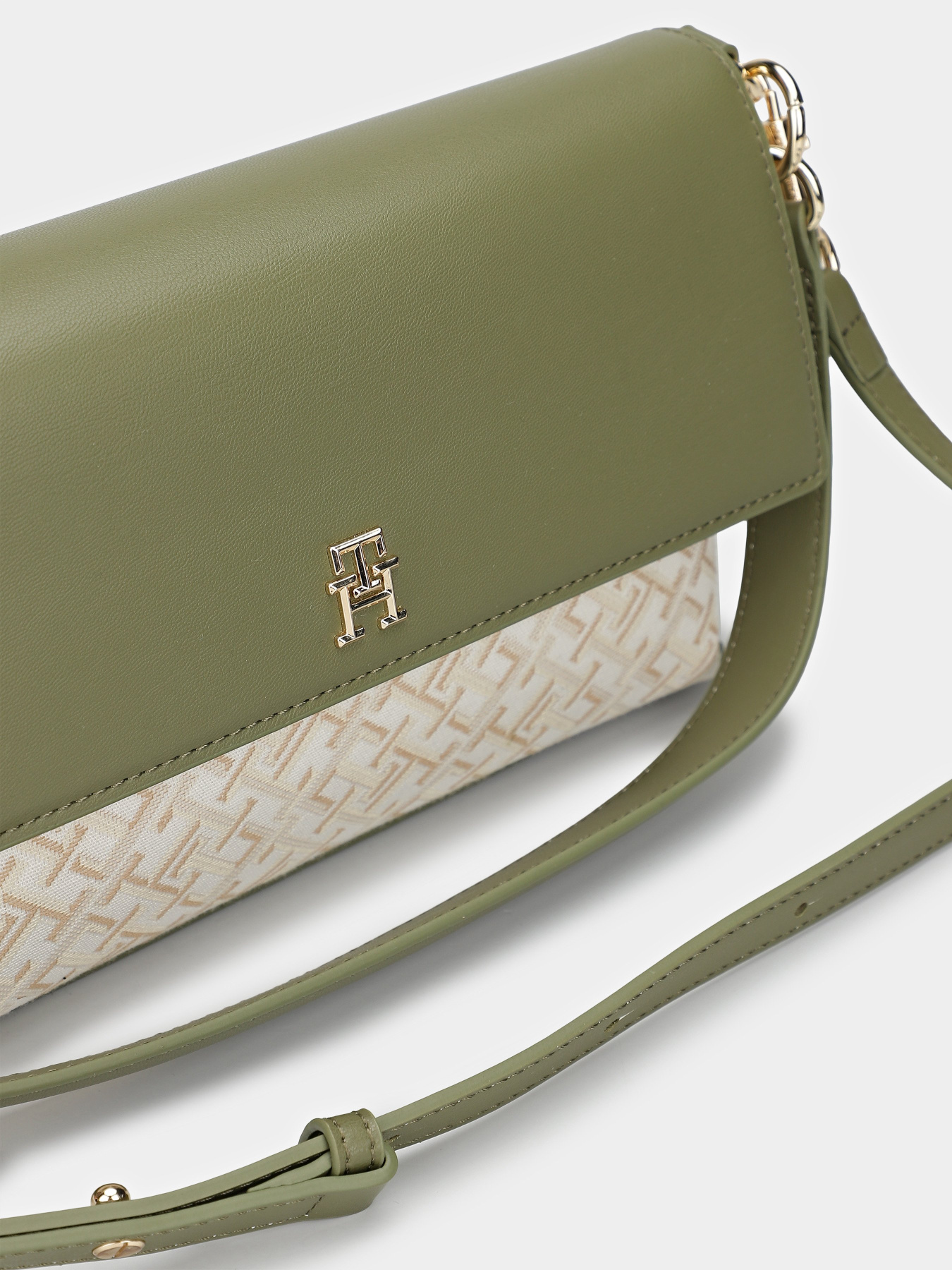 Сумки Tommy Hilfiger модель AW0AW16794-0H7 Сумки Tommy Hilfiger модель AW0AW16794-0H7 Фото