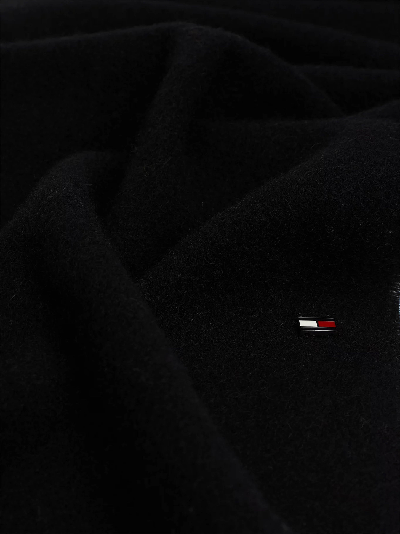 Шарфы и платки Tommy Hilfiger модель AM0AM12841-BDS Шарфы и платки Tommy Hilfiger модель AM0AM12841-BDS Фото