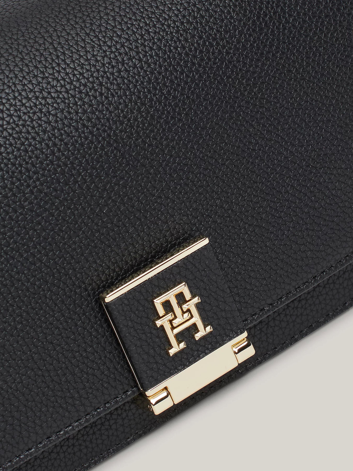 Сумки Tommy Hilfiger модель AW0AW16481-BDS Фото