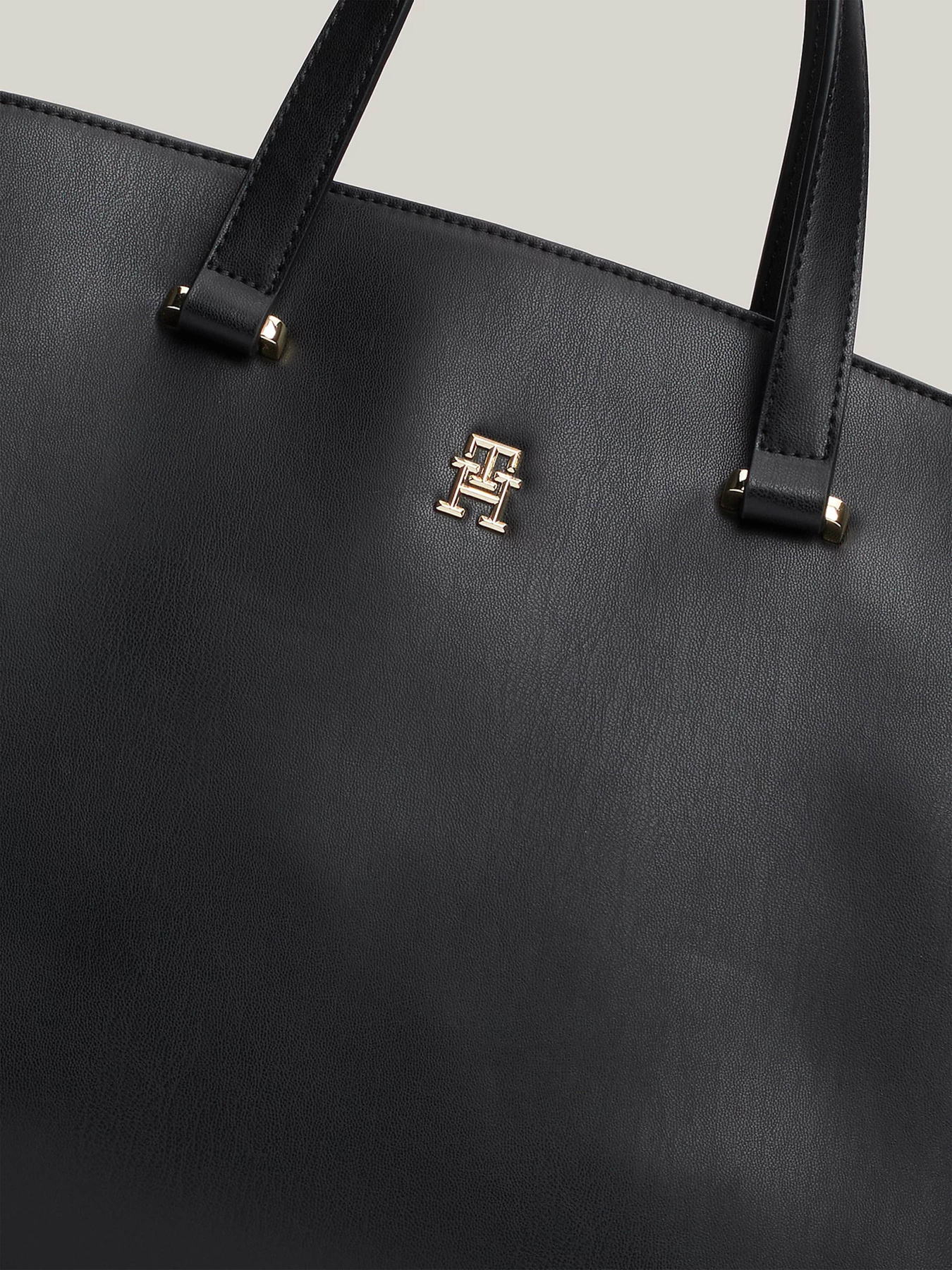 Сумки Tommy Hilfiger модель AW0AW17067-BDS Фото
