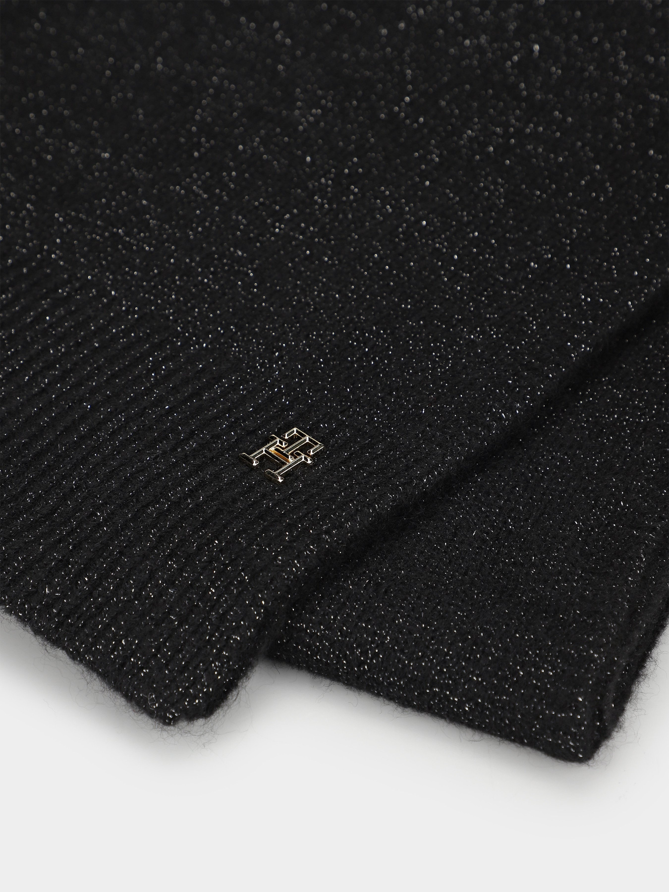 Шарфы и платки Tommy Hilfiger модель AW0AW16646-BDS Шарфы и платки Tommy Hilfiger модель AW0AW16646-BDS Фото