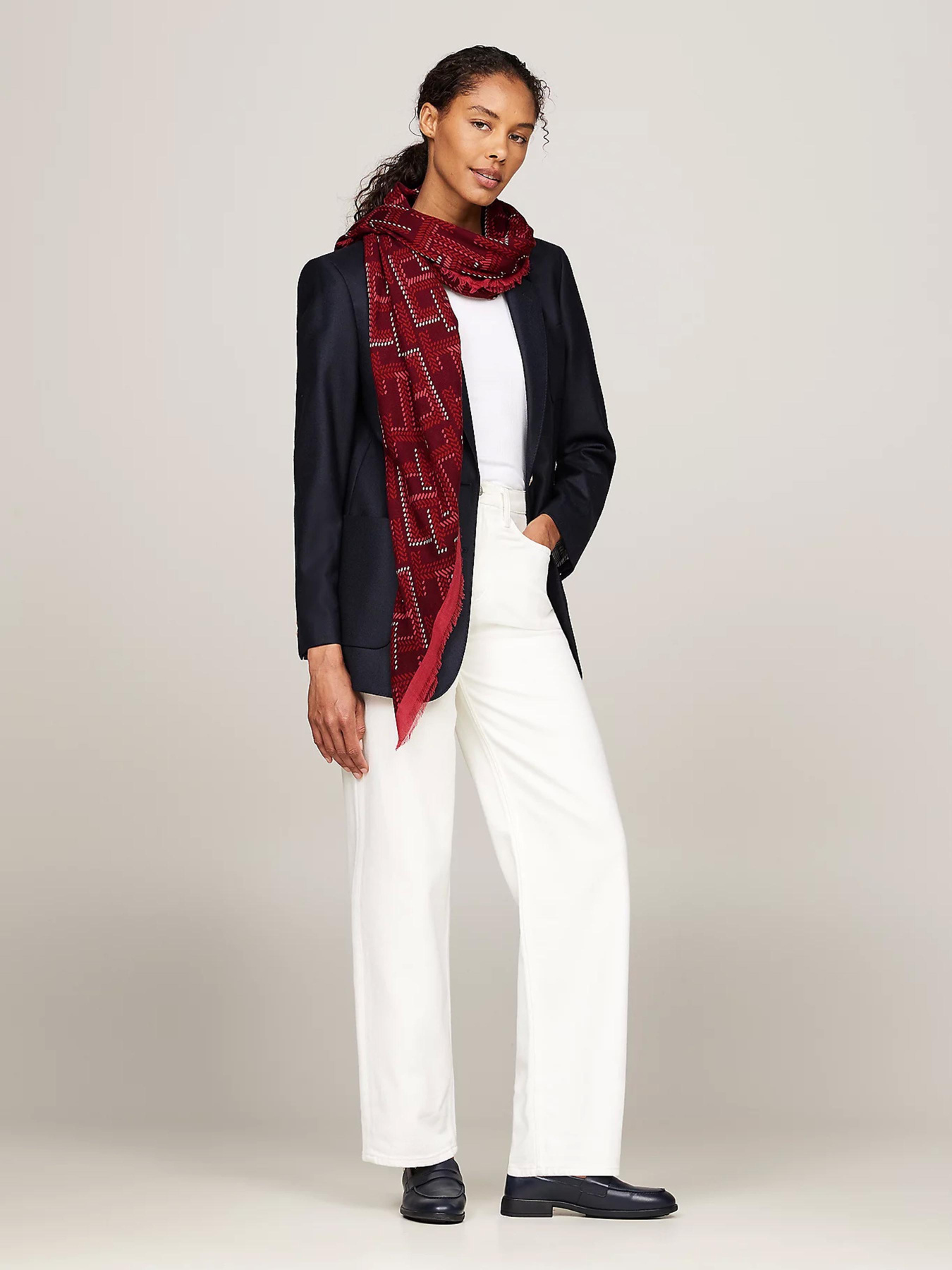 Шарфи та хустки Tommy Hilfiger модель AW0AW16648-XI0 Фото