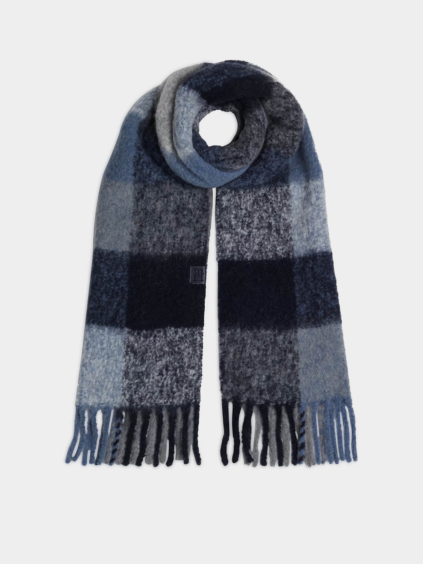 Шарфы и платки Tommy Hilfiger модель AW0AW16996-0GZ Шарфы и платки Tommy Hilfiger модель AW0AW16996-0GZ Фото