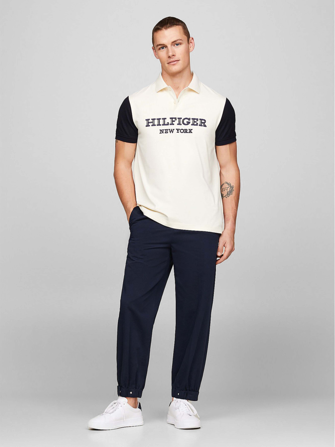 Футболки і поло Tommy Hilfiger модель MW0MW34751-DW5 Футболки і поло Tommy Hilfiger модель MW0MW34751-DW5 Фото