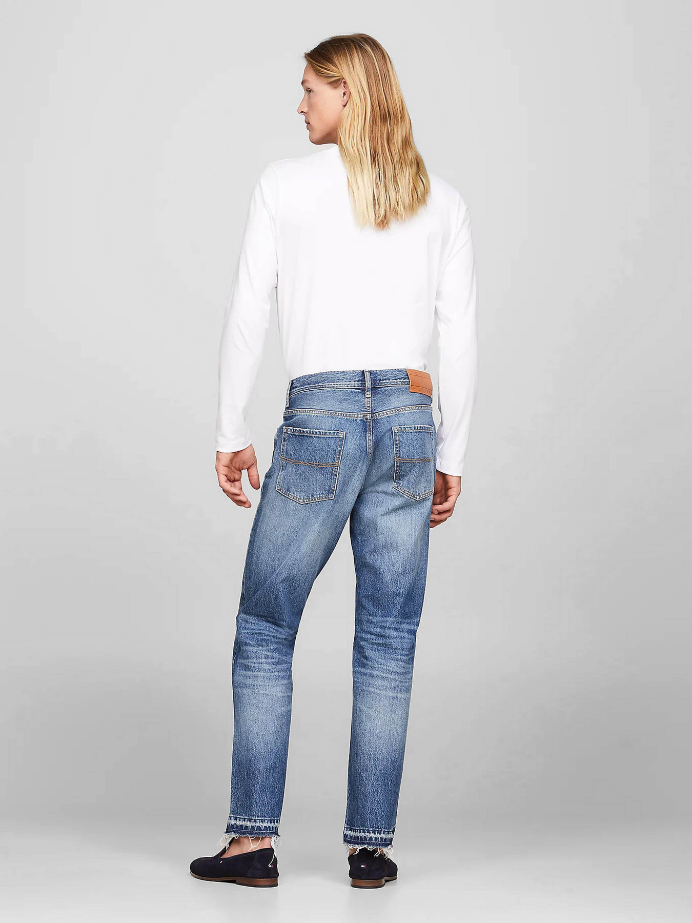 Джинсы Tommy Hilfiger модель MW0MW35174-1BH Фото