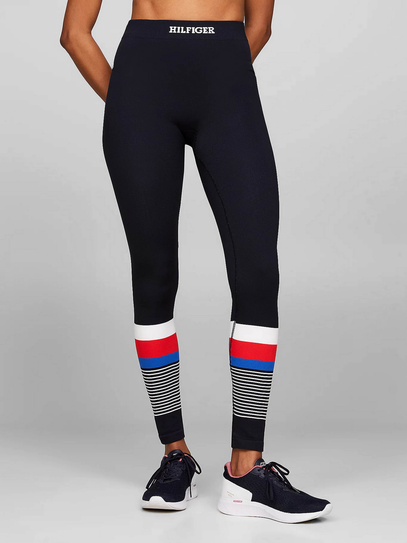 Штани Tommy Hilfiger модель WW0WW41511-00J Штани Tommy Hilfiger модель WW0WW41511-00J Фото