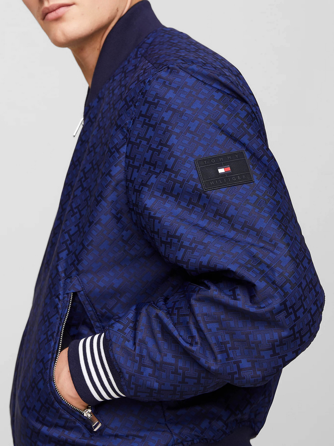 Куртки и дубленки Tommy Hilfiger модель MW0MW34451-DW5 Фото