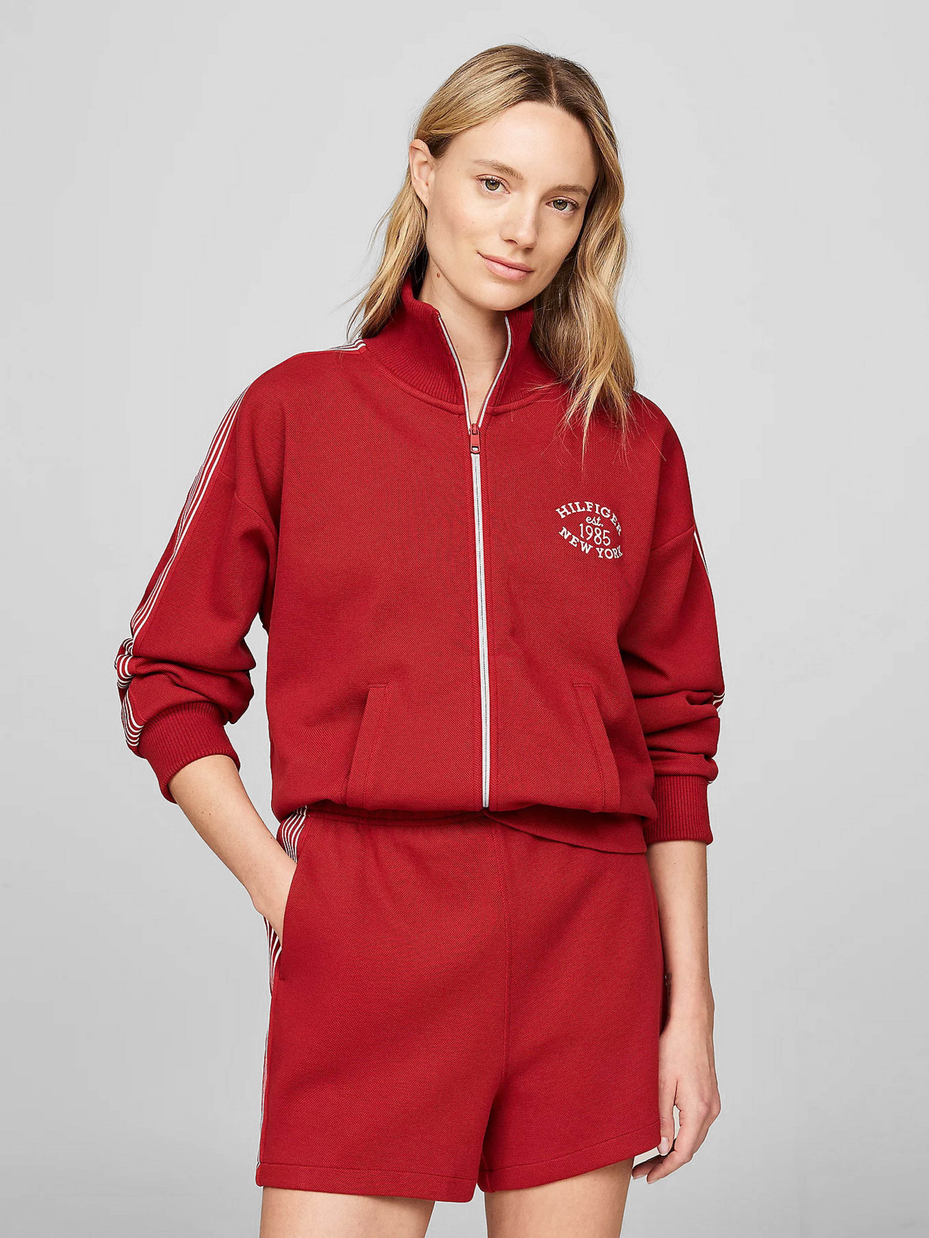 Худі та світшоти Tommy Hilfiger модель WW0WW42077-XNN Фото