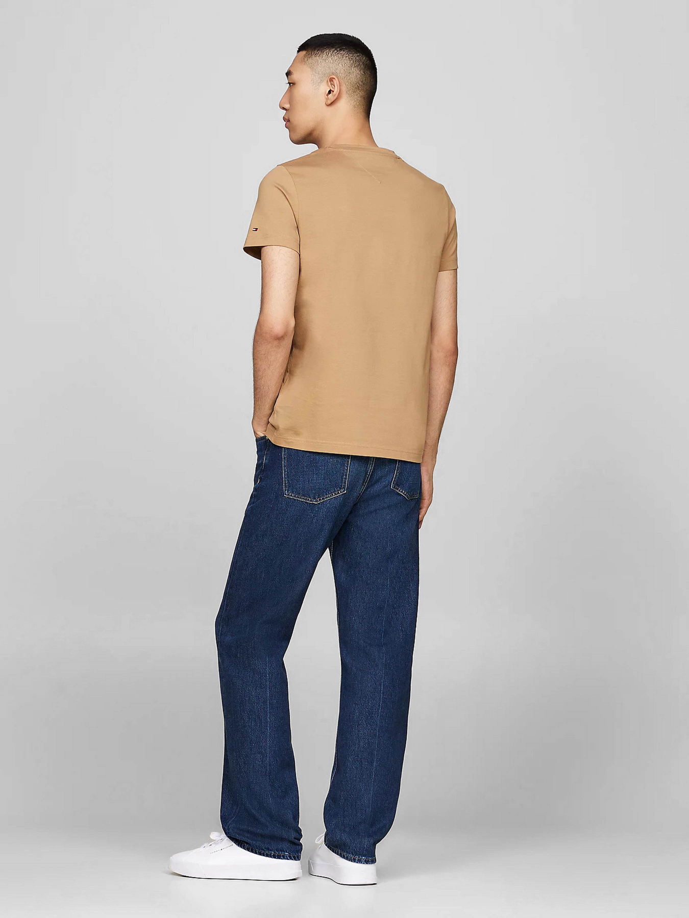 Футболки і поло Tommy Hilfiger модель MW0MW11797-RBC Футболки і поло Tommy Hilfiger модель MW0MW11797-RBC Фото
