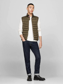 Куртки и дубленки Tommy Hilfiger модель MW0MW18762-RBN Фото