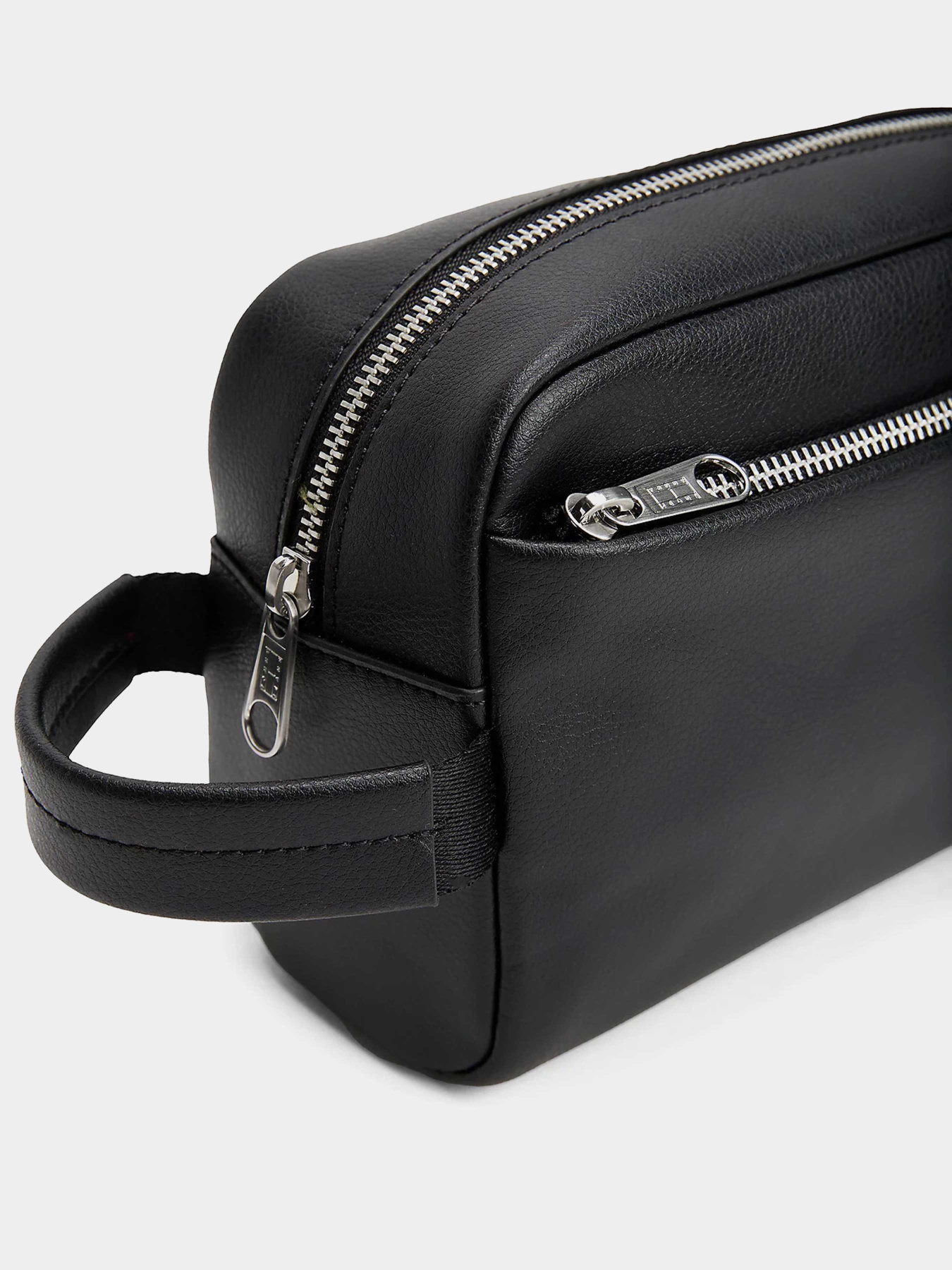 TJM HERITAGE LEATHER WASHBAG Tommy Hilfiger модель AM0AM12963-BDS Фото