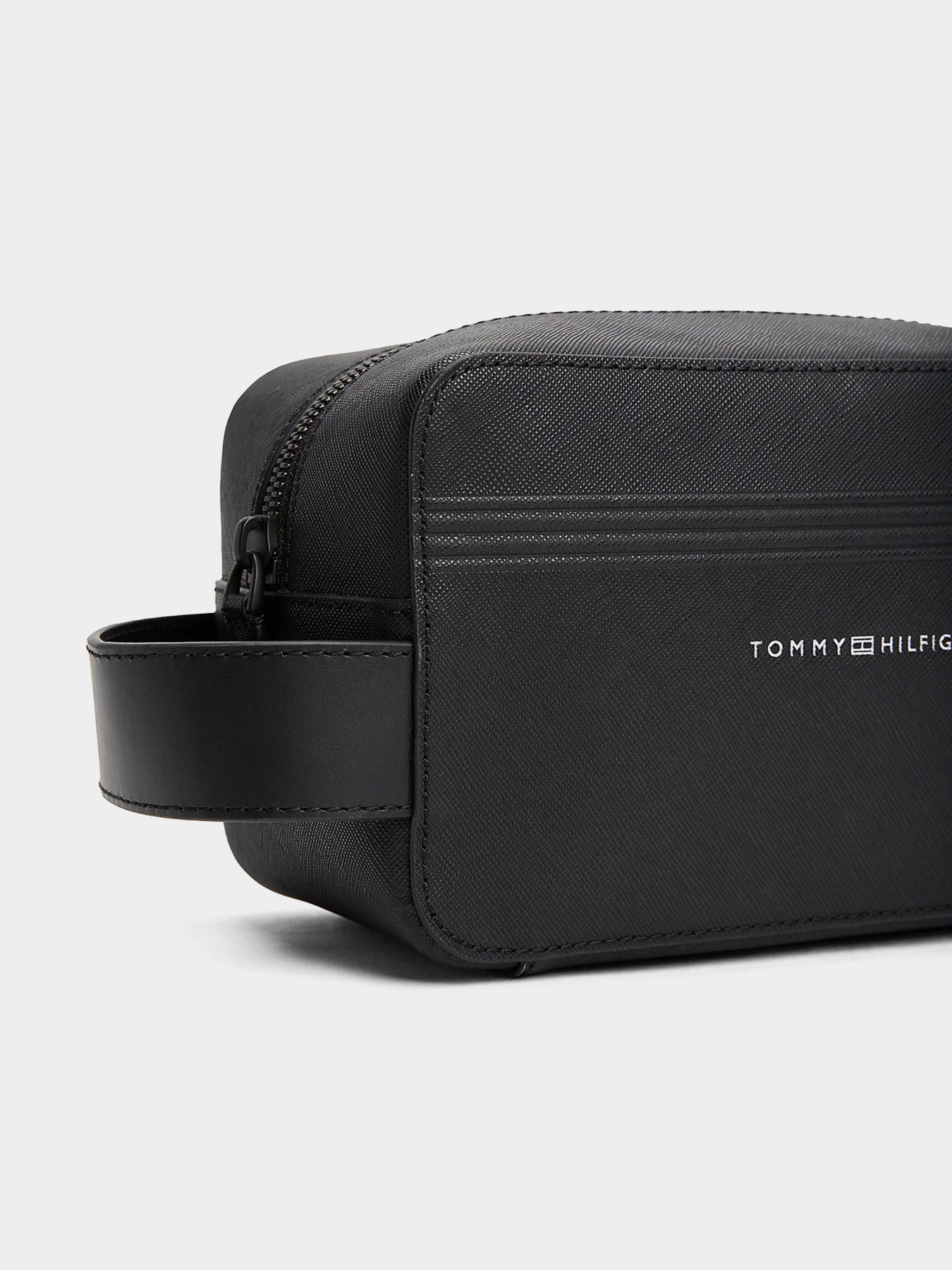 TH BUSINESS WASHBAG Tommy Hilfiger модель AM0AM13264-BDS TH BUSINESS WASHBAG Tommy Hilfiger модель AM0AM13264-BDS Фото