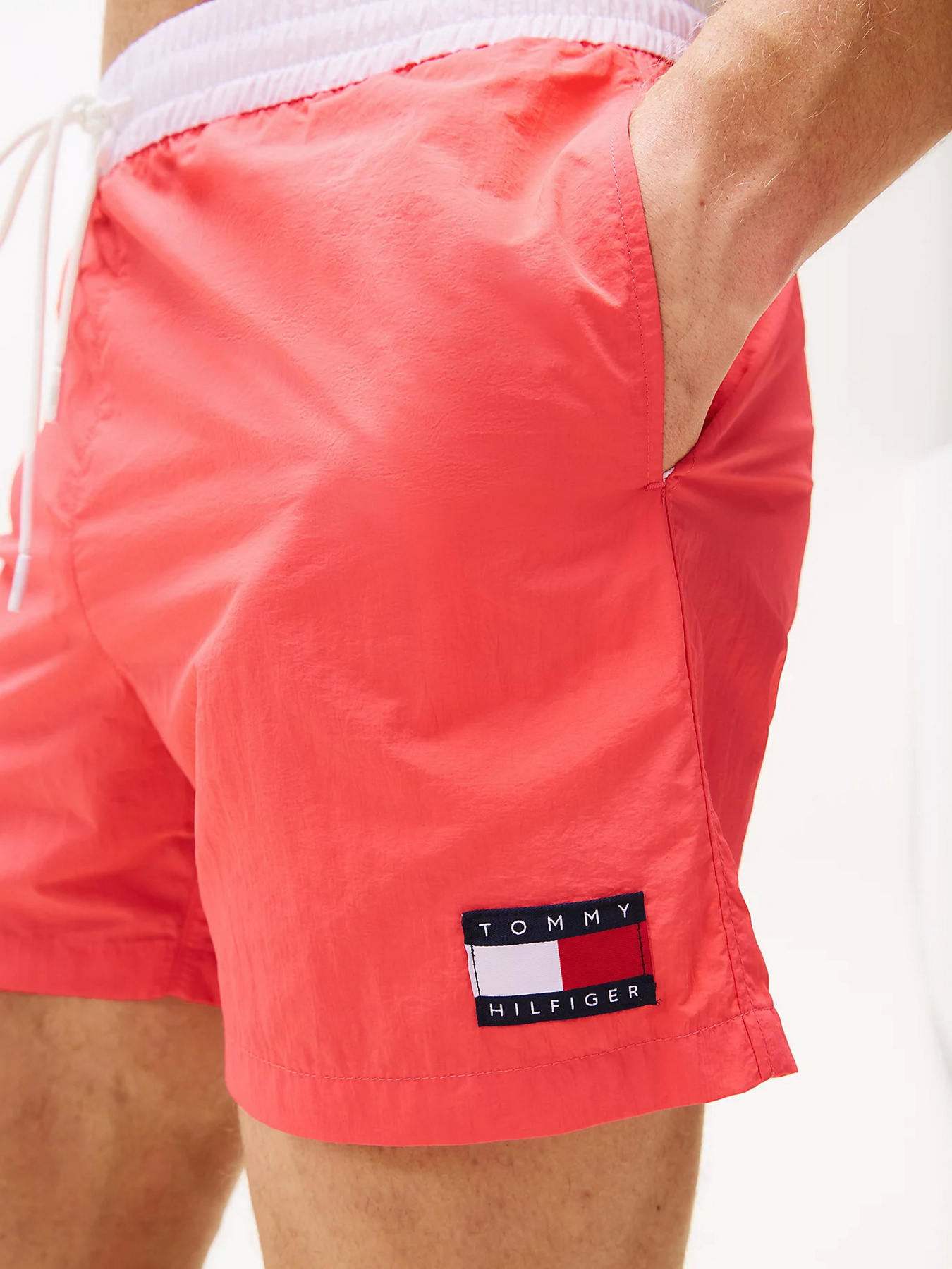Одежда для пляжа Tommy Hilfiger модель UM0UM03455-XKJ Фото