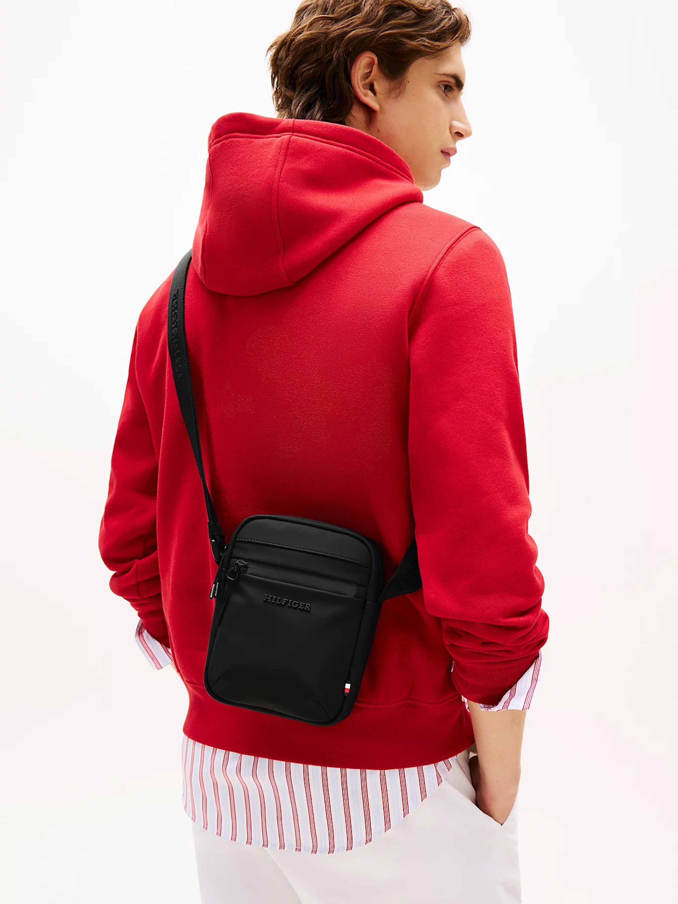 Сумки Tommy Hilfiger модель AM0AM13498-BDS Сумки Tommy Hilfiger модель AM0AM13498-BDS Фото