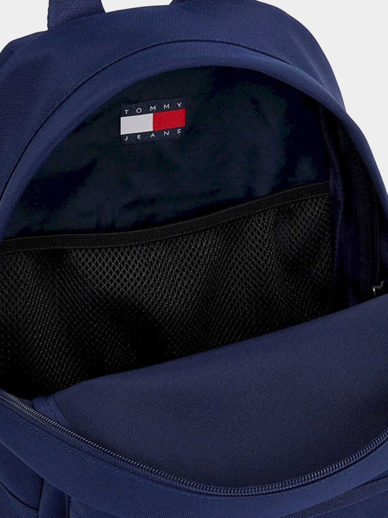 Рюкзаки Tommy Hilfiger модель AW0AW16963-C1G Рюкзаки Tommy Hilfiger модель AW0AW16963-C1G Фото