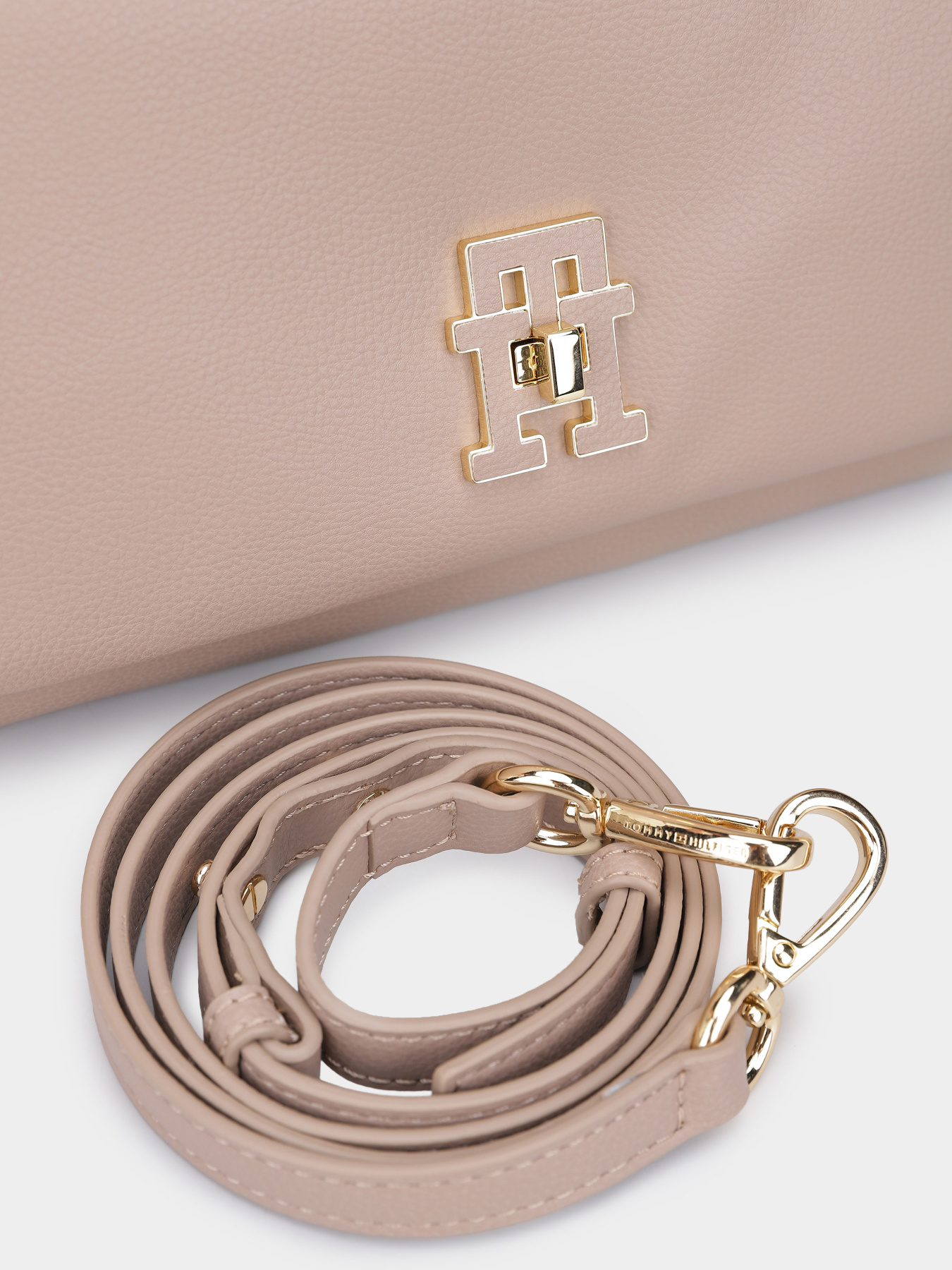 Сумки Tommy Hilfiger модель AW0AW17465-AFE Фото