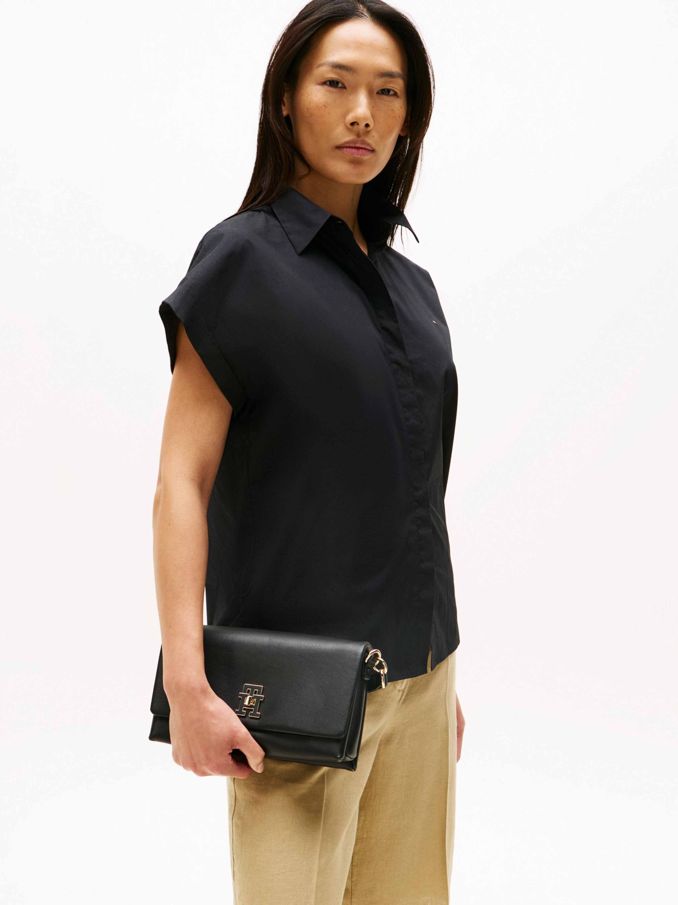 Сумки Tommy Hilfiger модель AW0AW17465-BDS Сумки Tommy Hilfiger модель AW0AW17465-BDS Фото