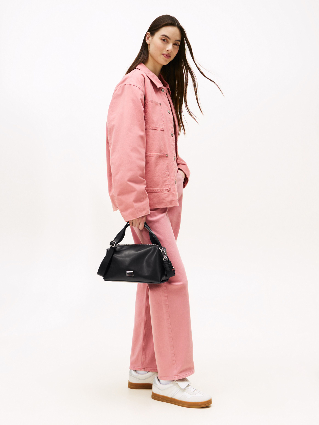 Сумки Tommy Hilfiger модель AW0AW17531-BDS Сумки Tommy Hilfiger модель AW0AW17531-BDS Фото