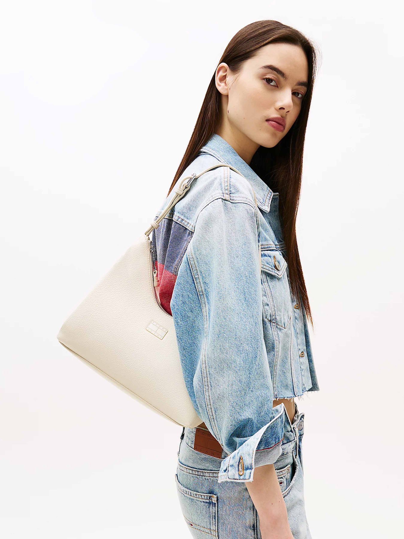 Сумки Tommy Hilfiger модель AW0AW17548-ACG Сумки Tommy Hilfiger модель AW0AW17548-ACG Фото