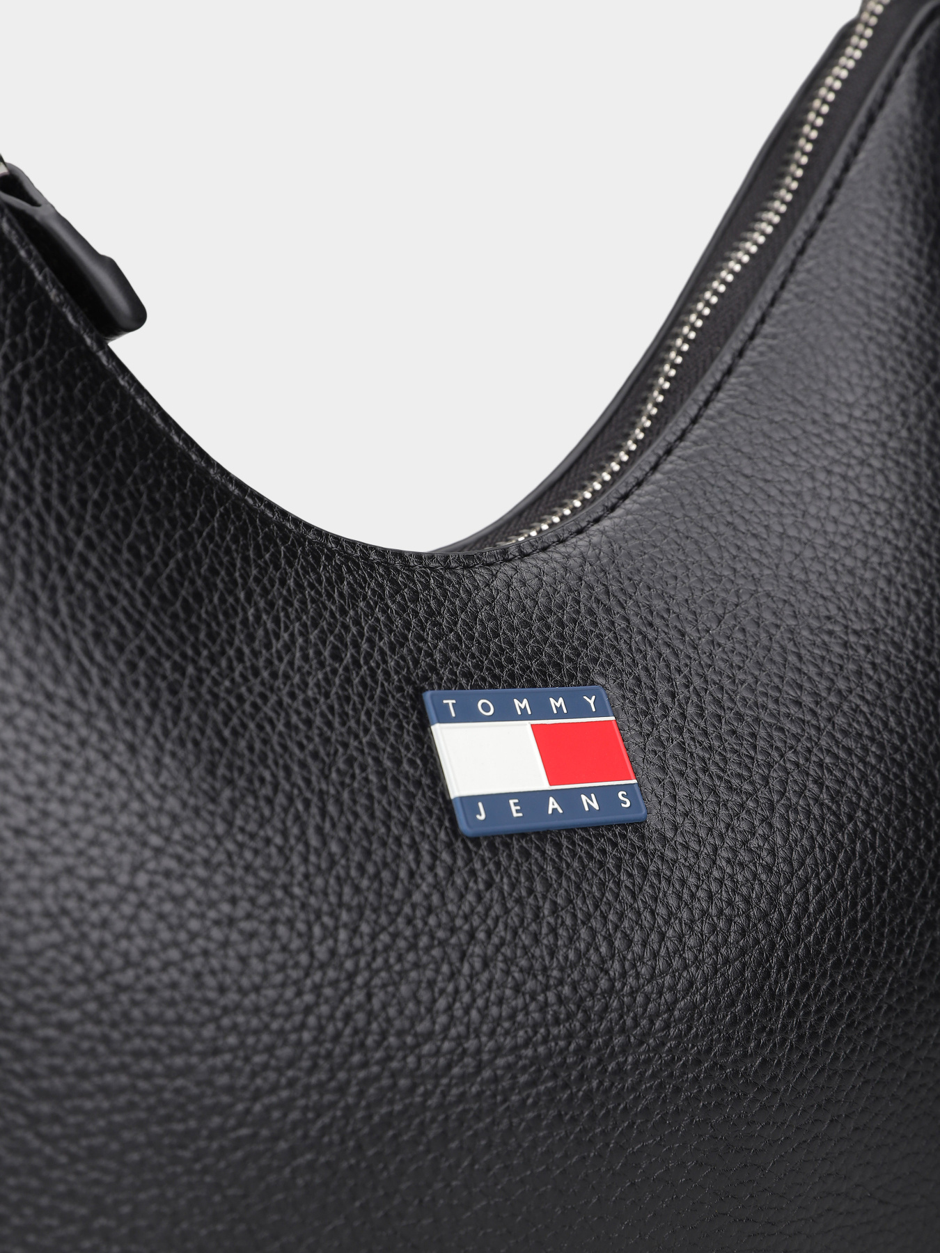 Сумки Tommy Hilfiger модель AW0AW17548-BDS Сумки Tommy Hilfiger модель AW0AW17548-BDS Фото
