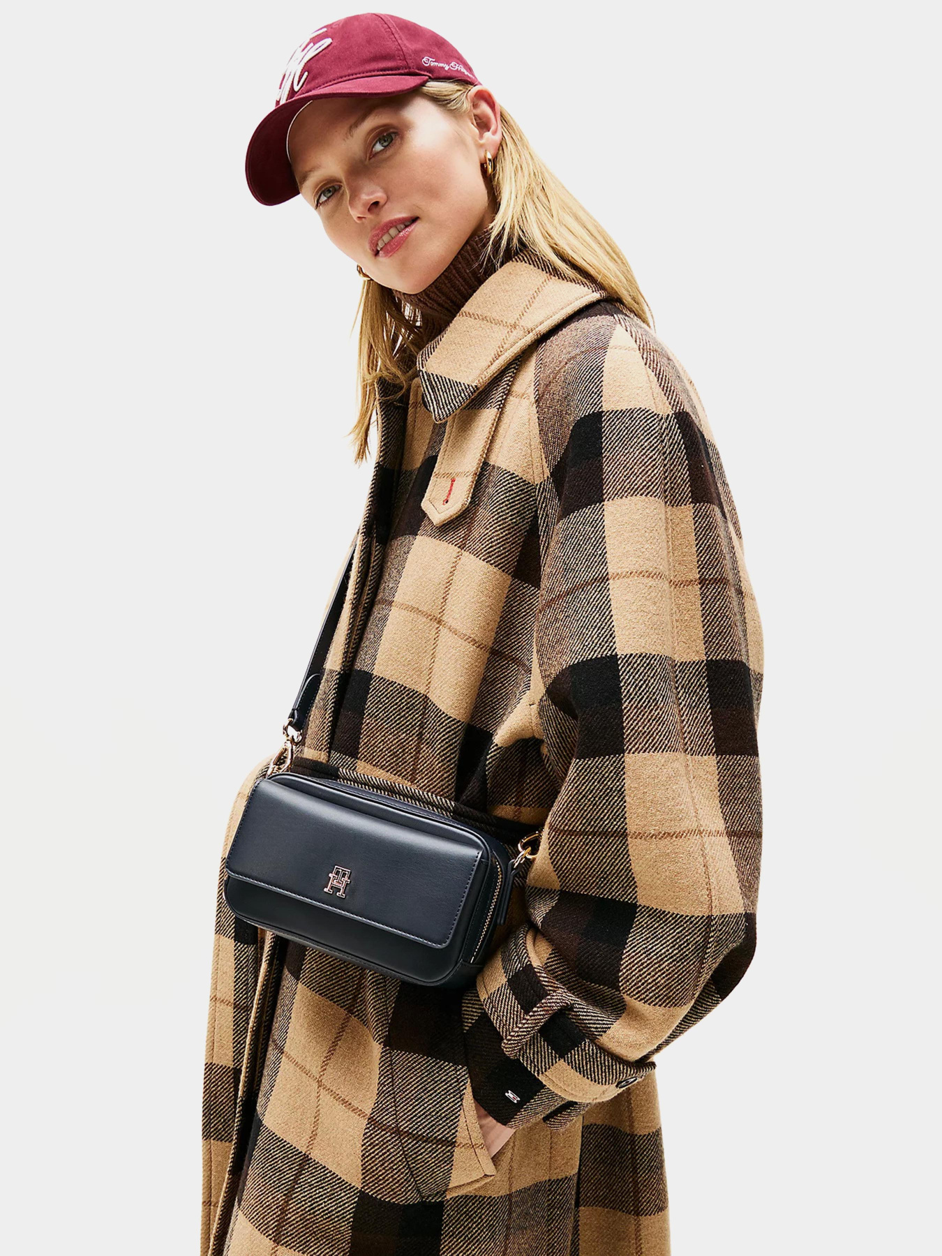 Сумки Tommy Hilfiger модель AW0AW17680-DW6 Фото