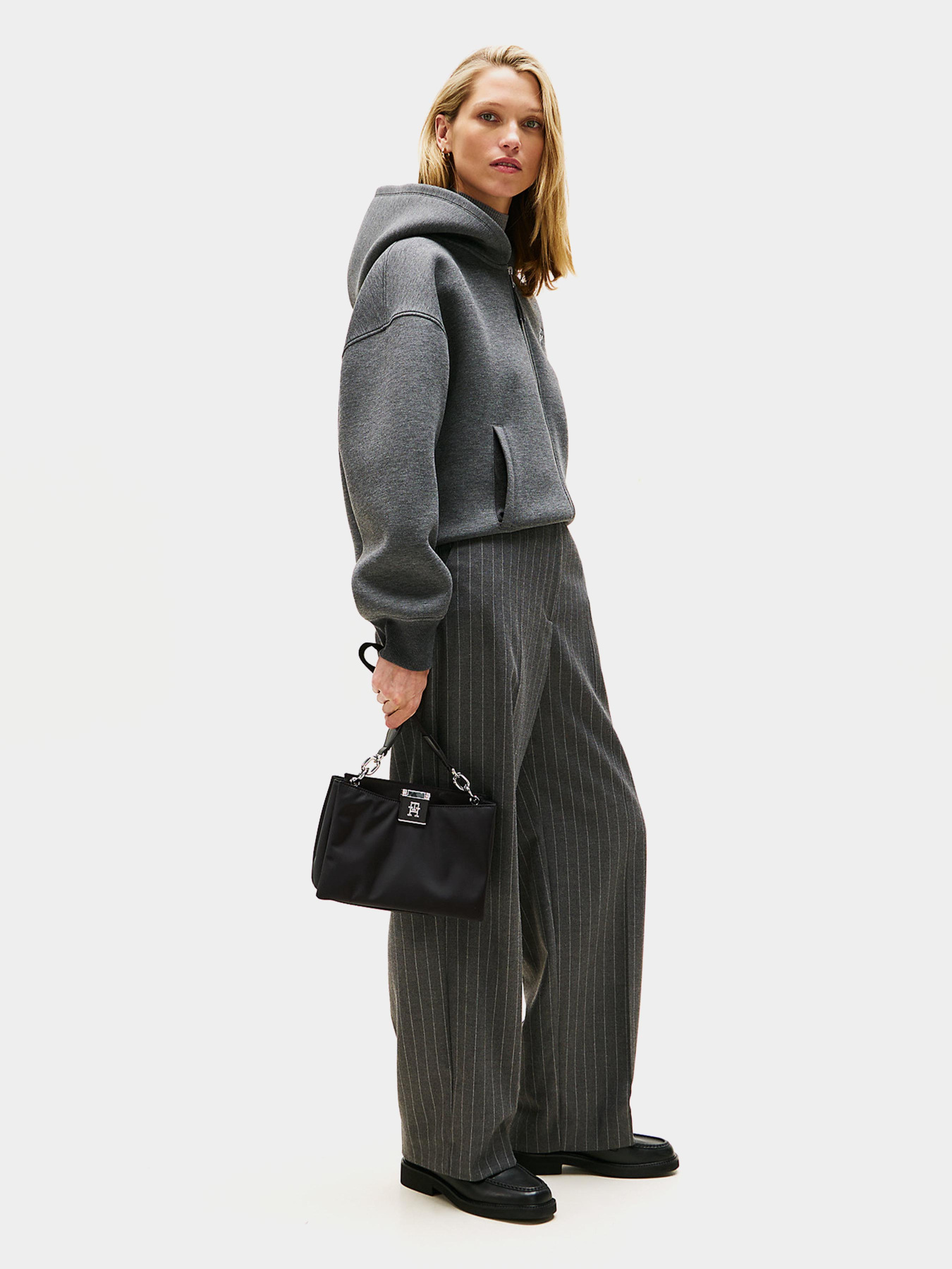 Сумки Tommy Hilfiger модель AW0AW18200-BDS Фото