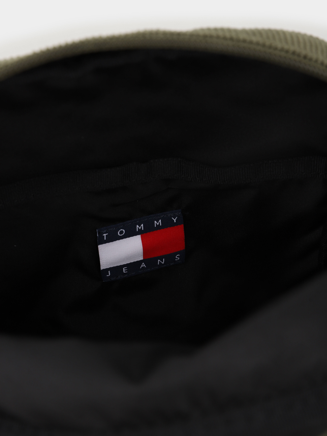Сумки Tommy Hilfiger TJM ESS DAILY CORD REPORTER модель AM0AM13888-GY1 Фото