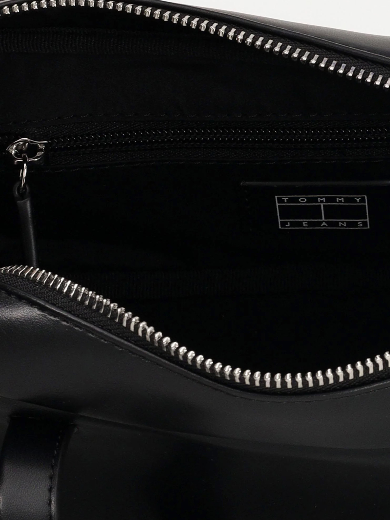 Сумки Tommy Hilfiger TJW CITY SHOULDER  BAG модель AW0AW18075-BDS Фото