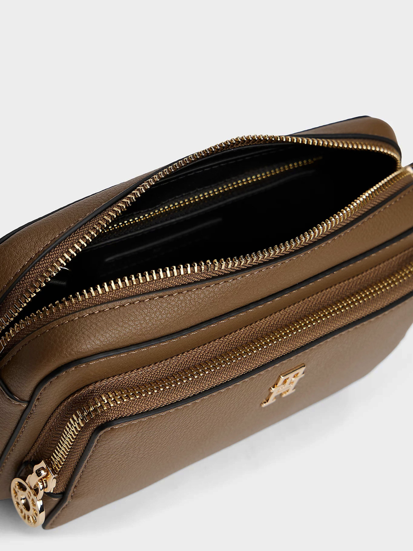 Сумки Tommy Hilfiger TH ICON CAMERA BAG модель AW0AW18120-R07 Фото