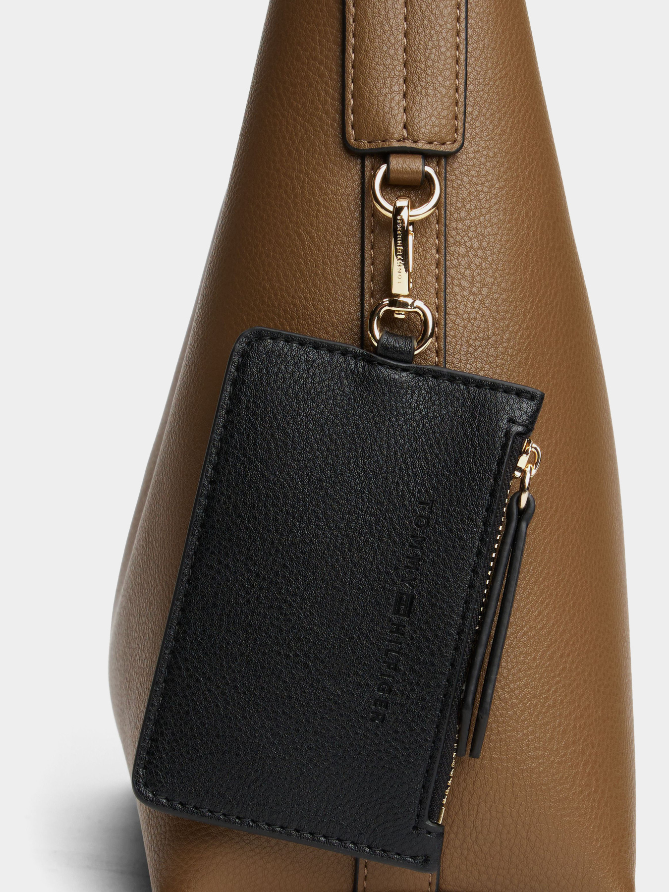 Сумки Tommy Hilfiger TH ICON SHOULDER BAG модель AW0AW18140-R07 Фото