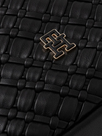 Сумки Tommy Hilfiger TH BRAIDED SHOULDER BAG модель AW0AW18160-BDS Фото