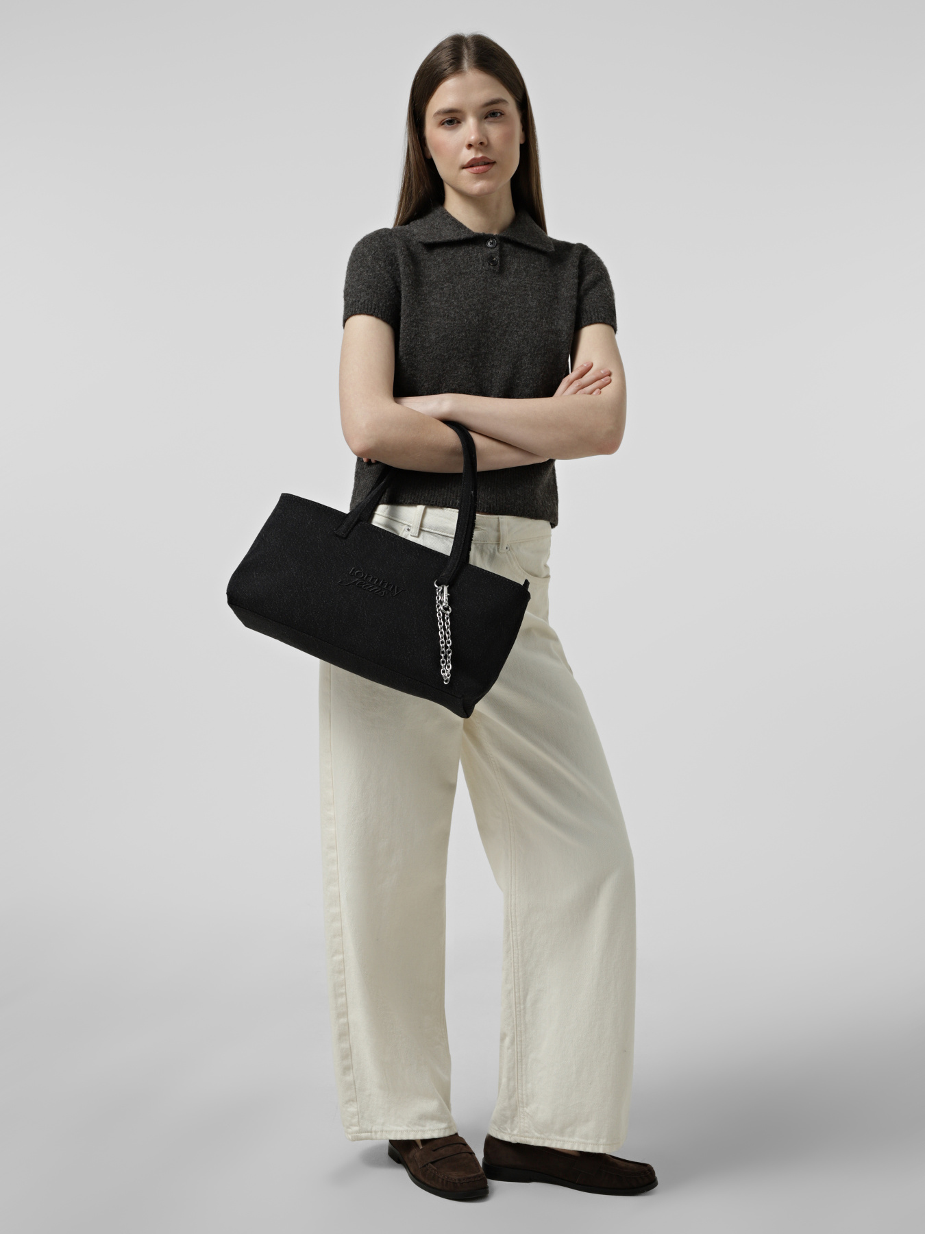 Сумки Tommy Hilfiger TJW COOL DENIM TOTE модель AW0AW18268-1BZ Сумки Tommy Hilfiger TJW COOL DENIM TOTE модель AW0AW18268-1BZ Фото